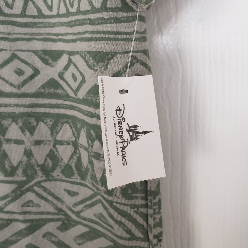 Disney Parks Animal Kingdom Safari Green Print Mens T-Shirt Size Large New w/Tag - Picture 3 of 6